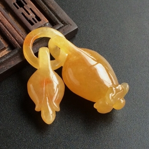 (超值推荐)糯冰种黄翡玉兰花挂件