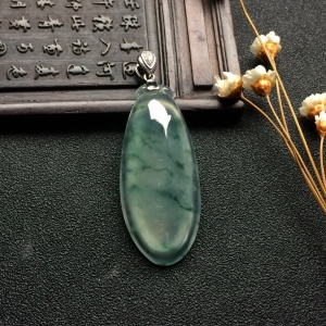 （超值推荐）冰种飘花福瓜挂件（金扣）