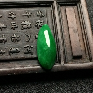 （超值推荐）糯冰种翠色福瓜挂件