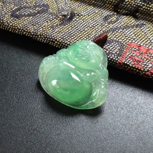 (超值推荐)糯冰种飘翠玉佛挂件