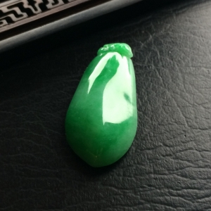 （超值推荐）糯冰种翠色福瓜挂件