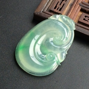 (超值推荐)冰种飘翠如意挂件