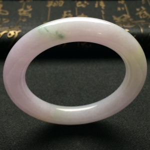 （超值推荐）糯冰种淡紫罗兰略飘花圆条手镯（55mm）