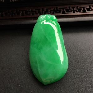 （超值推荐）糯冰种翠色福瓜挂件