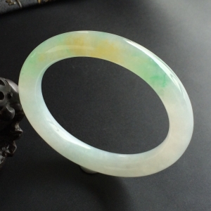 (超值推荐)糯冰种黄加绿圆条手镯(57mm)