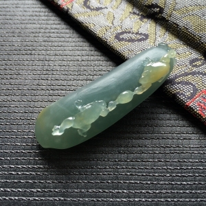 (超值推荐)糯冰种蓝水略带黄翡福瓜挂件