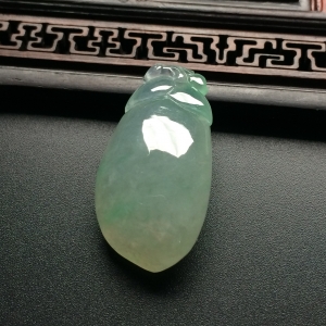 （超值推荐）冰种略飘花福瓜挂件