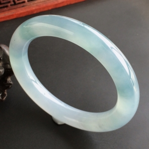 (超值推荐)糯冰种晴水飘花圆条手镯(57mm)