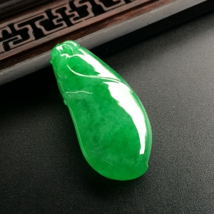 （超值推荐）糯冰种翠色福瓜挂件