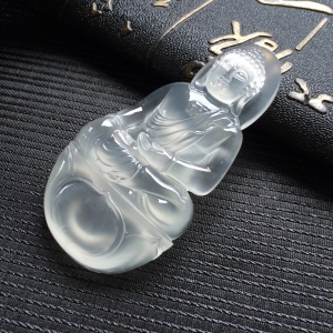 (超值推荐)冰玻种淡晴水释迦牟尼挂件【玉雕名家林勇峰作品】