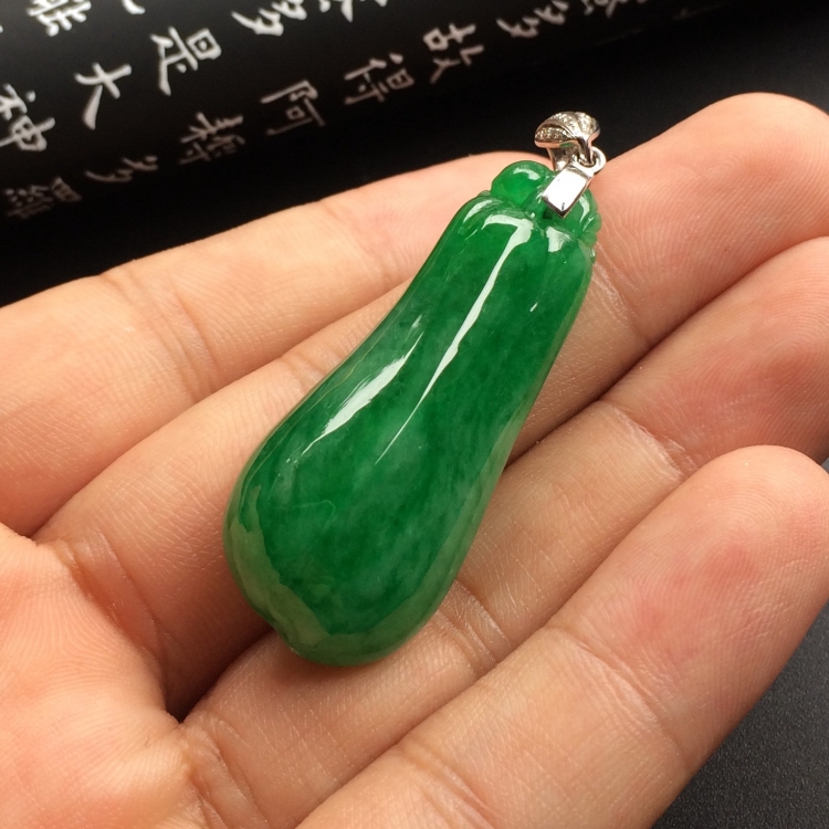 （超值推荐）糯冰种阳绿福瓜挂件（金扣）