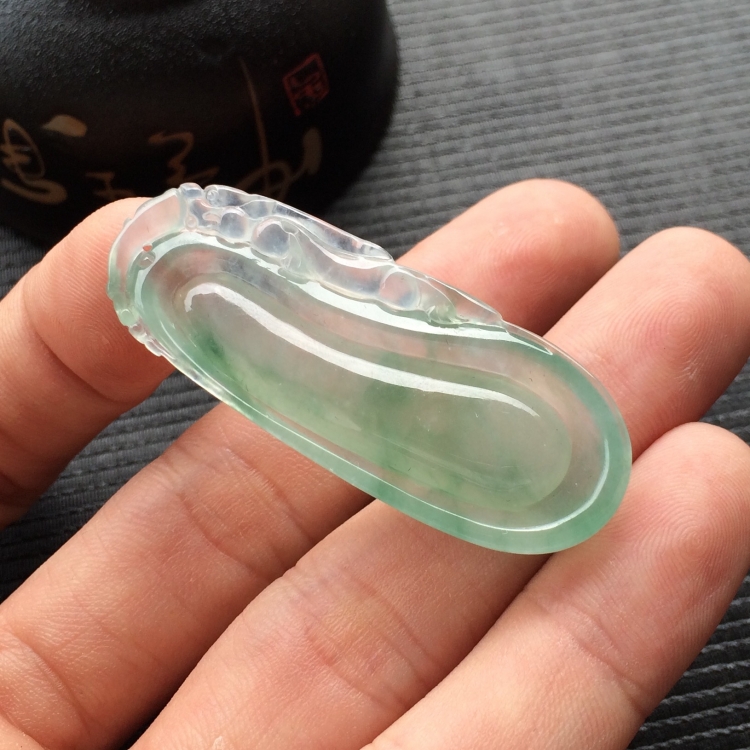 (超值推荐)冰种飘花福瓜挂件