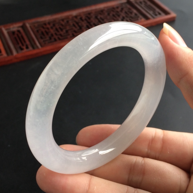 (超值推荐)冰种淡晴水圆条手镯(56.3mm)