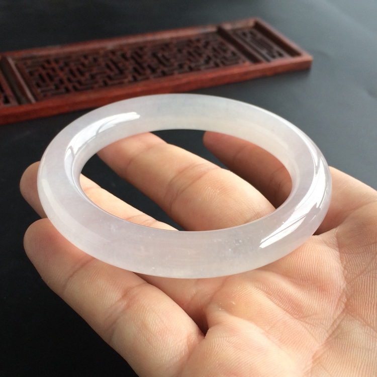 (超值推荐)冰种淡晴水圆条手镯(56.3mm)