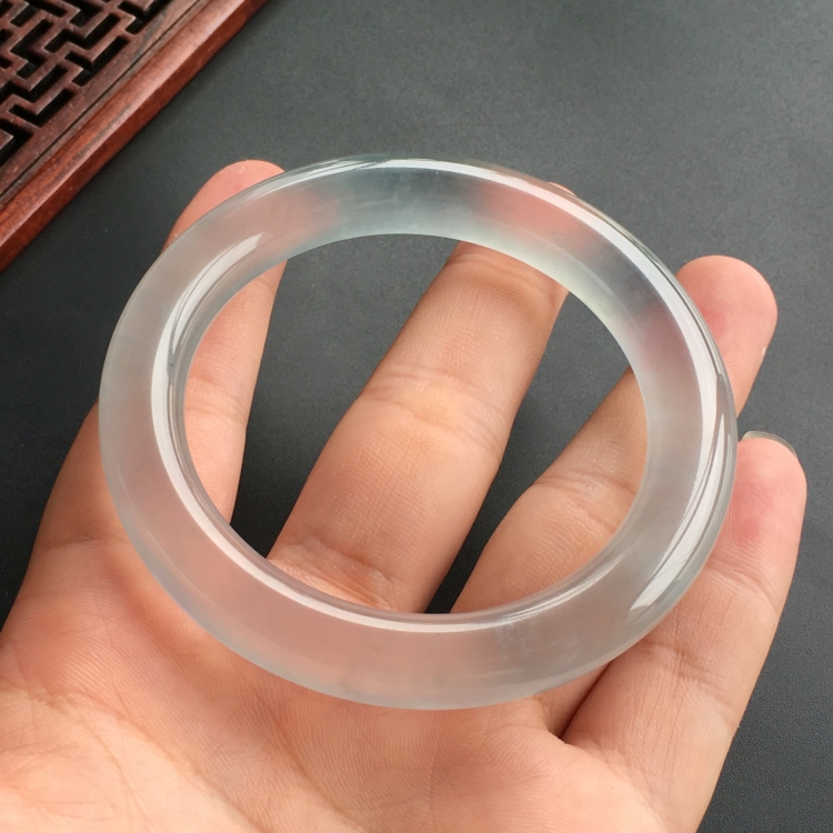(超值推荐)冰玻种晴水圆条手镯(55.8mm)