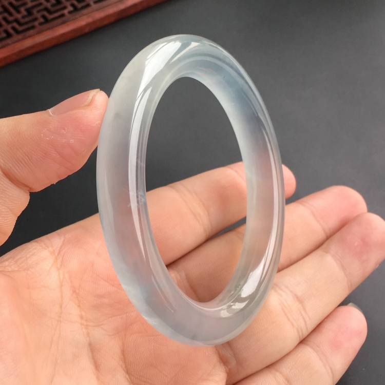 (超值推荐)冰玻种晴水圆条手镯(55.8mm)