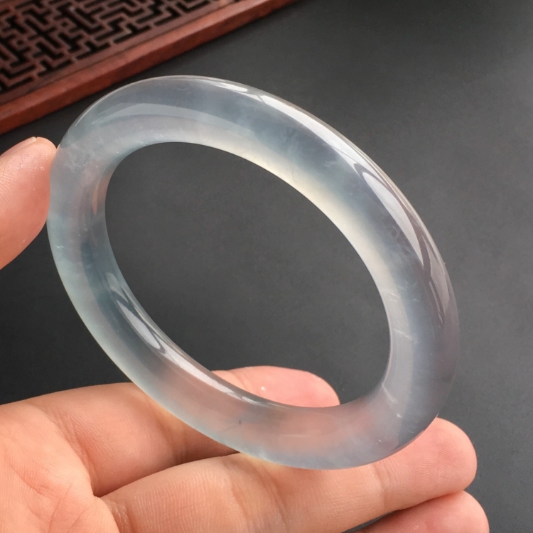 (超值推荐)冰玻种晴水圆条手镯(55.8mm)