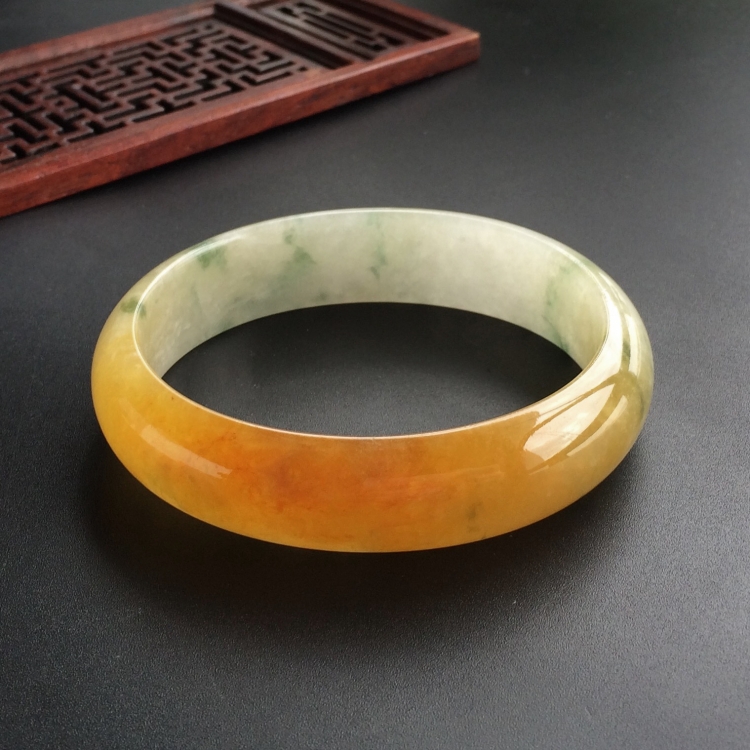(超值推荐)糯冰种黄翡飘花贵妃镯(58.7mm-51.5mm)