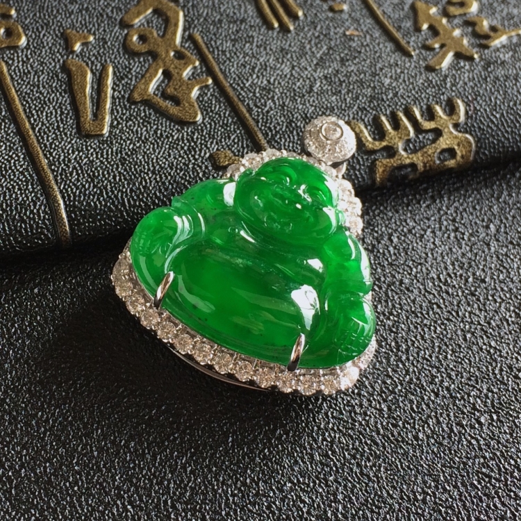 (超值推荐)冰种阳绿镶白金钻石玉佛胸坠