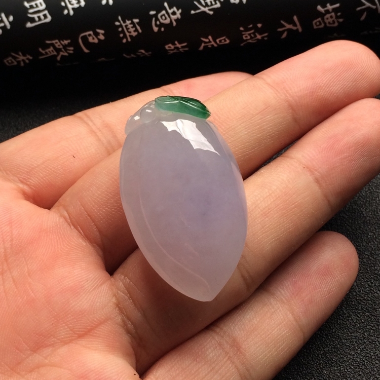 （超值推荐）糯冰种淡紫罗兰飘花福瓜挂件