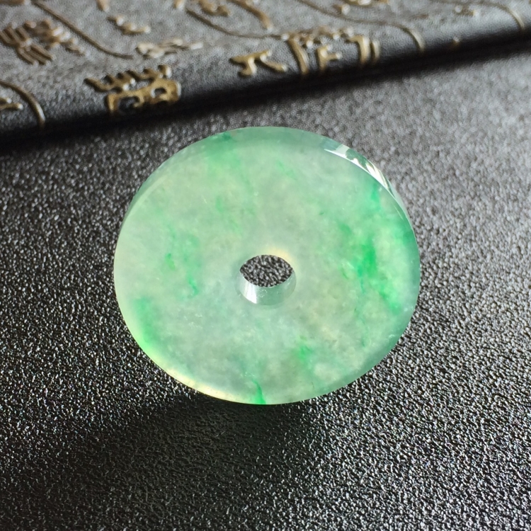 (超值推荐)冰种飘翠平安扣挂件