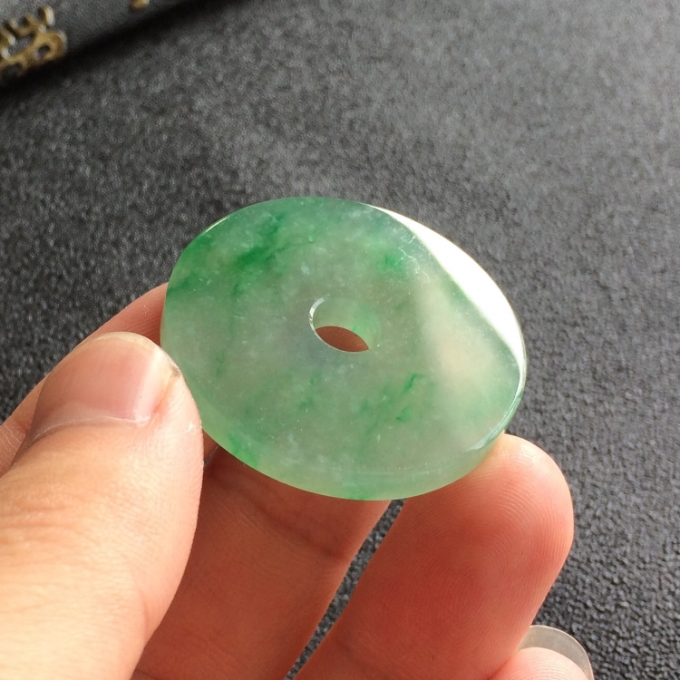 (超值推荐)冰种飘翠平安扣挂件
