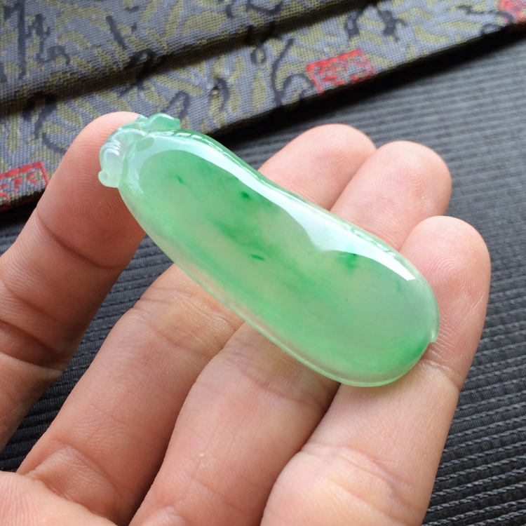 (超值推荐)冰种飘翠福瓜挂件