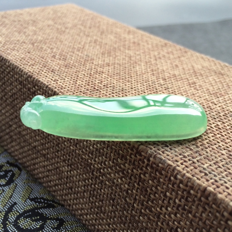 (超值推荐)冰种飘翠福瓜挂件
