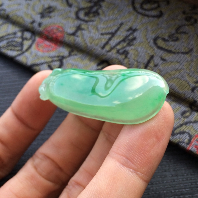 (超值推荐)冰种飘翠福瓜挂件