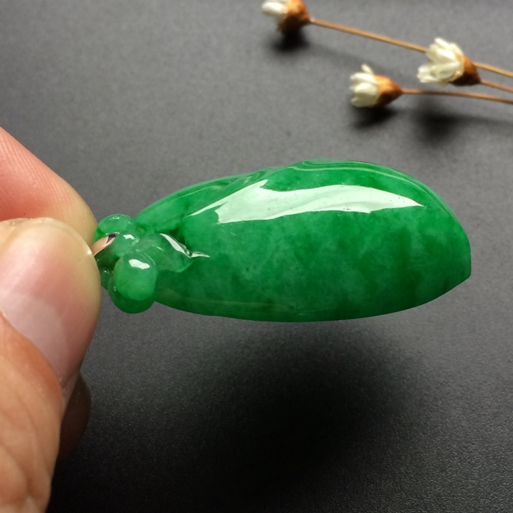 （超值推荐）糯冰种阳绿福瓜挂件（金扣）
