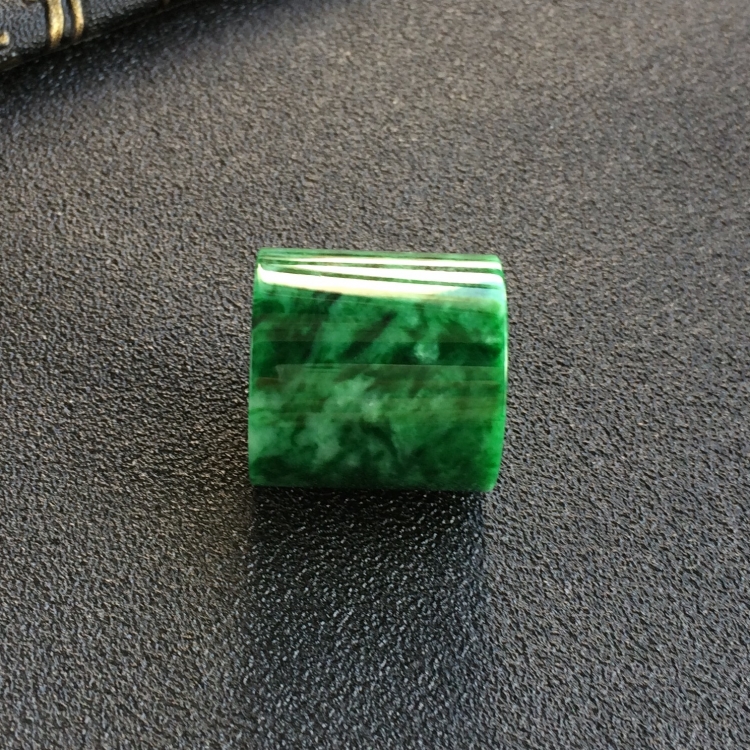 (超值推荐)糯冰种深绿路路通挂件