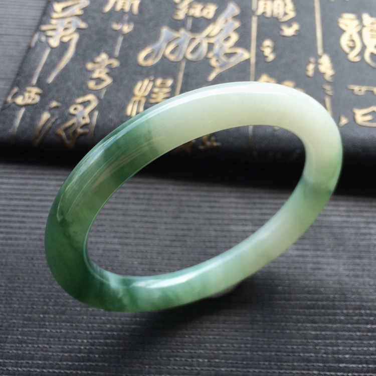 (超值推荐)糯冰种飘花圆条手镯(57.5mm)