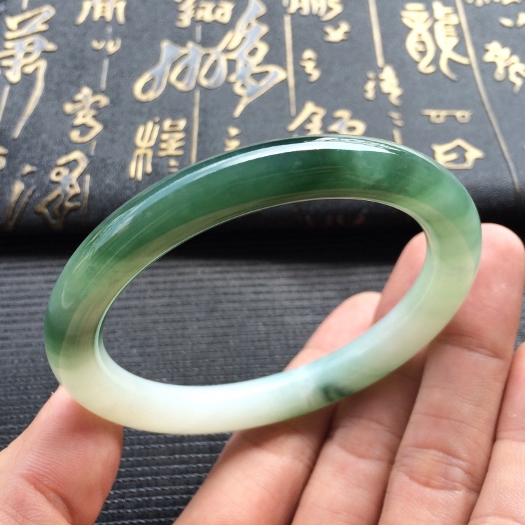 (超值推荐)糯冰种飘花圆条手镯(57.5mm)