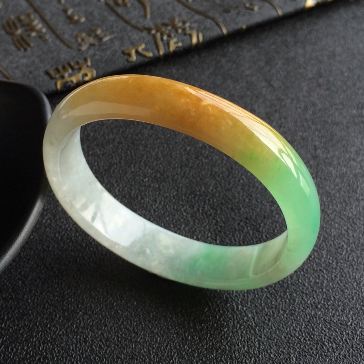 (超值推荐)糯冰种黄加绿贵妃镯(55mm-46.7mm)