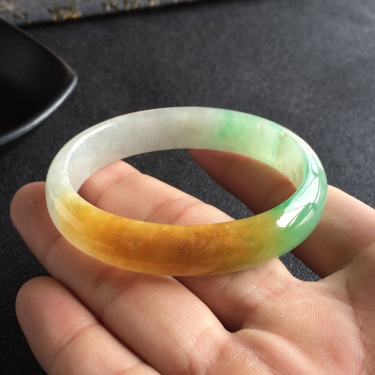 (超值推荐)糯冰种黄加绿贵妃镯(55mm-46.7mm)