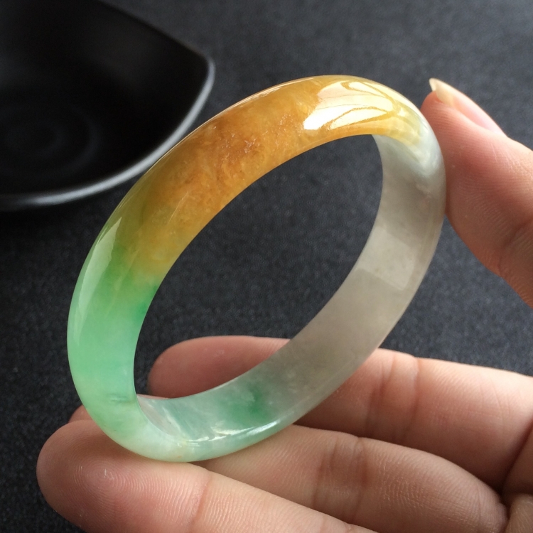 (超值推荐)糯冰种黄加绿贵妃镯(55mm-46.7mm)