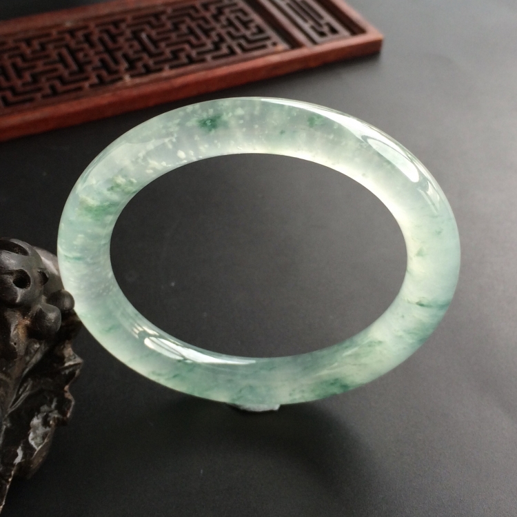 (超值推荐)冰种飘花圆条手镯(54.6mm)