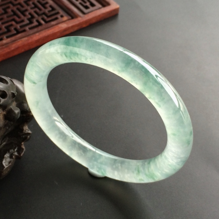 (超值推荐)冰种飘花圆条手镯(54.6mm)
