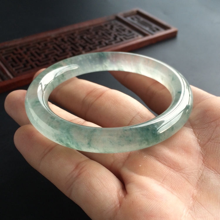 (超值推荐)冰种飘花圆条手镯(54.6mm)