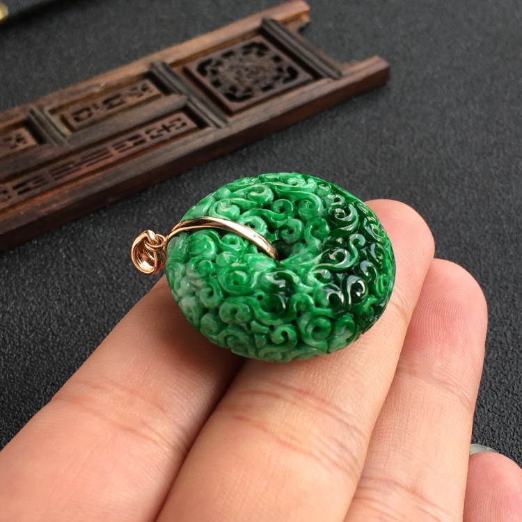 (超值推荐)糯冰种浓绿仿古平安扣挂件(金扣)