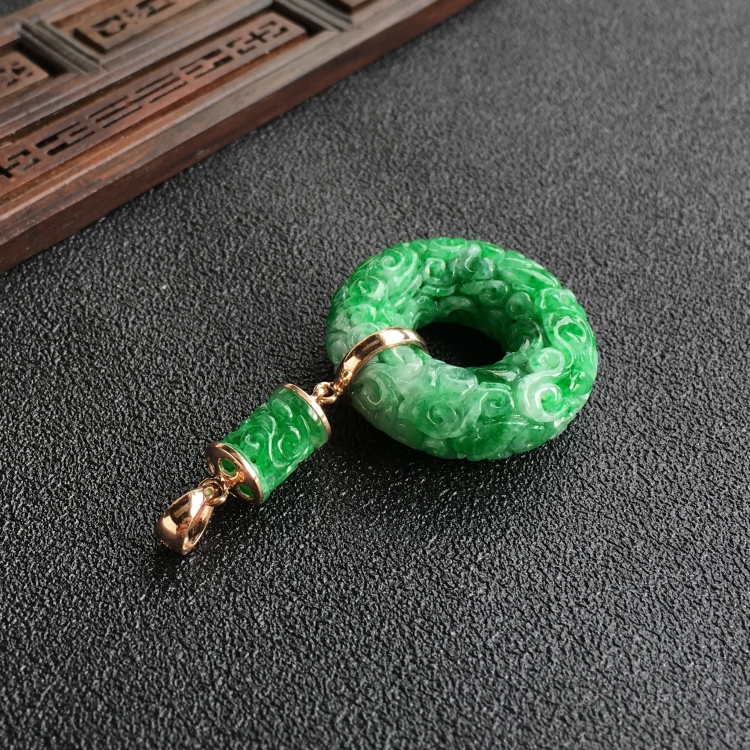 (超值推荐)糯冰种翠色仿古平安扣挂件(金扣)