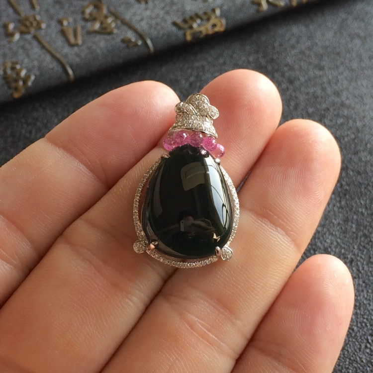 (超值推荐)冰玻种墨翠镶白金钻石水滴胸坠