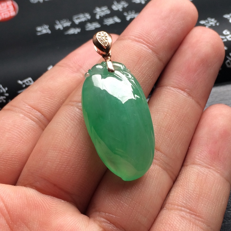 （超值推荐）冰种绿晴水福瓜挂件（金扣）