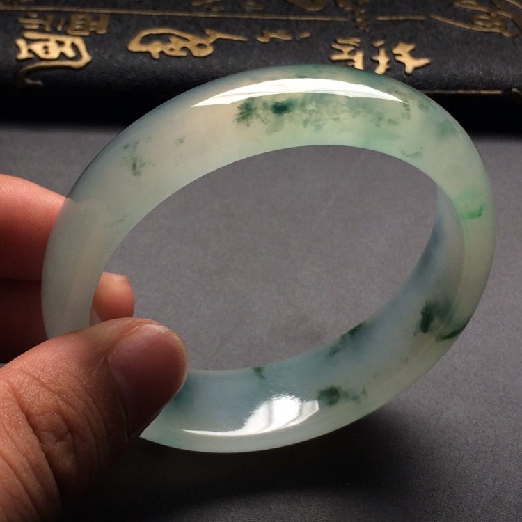 （超值推荐）冰种飘花贵妃手镯（57.6mm-51.8mm）