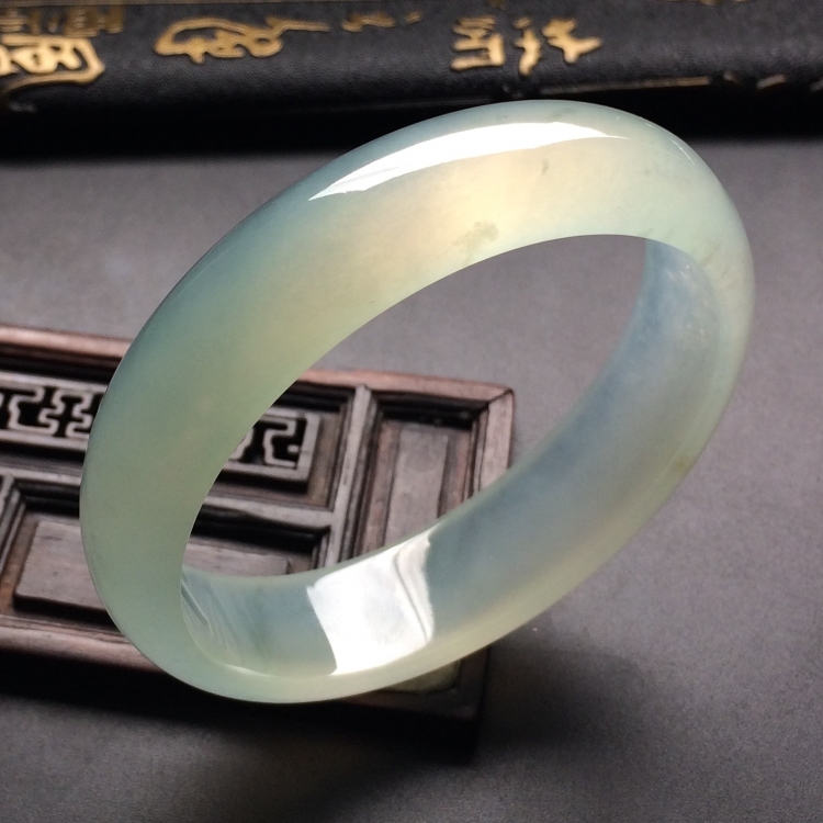 （超值推荐）冰种淡晴水贵妃手镯（56.8mm-50.9mm）