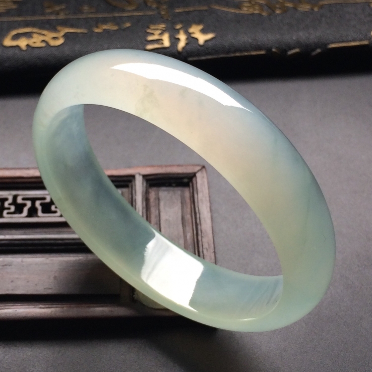 （超值推荐）冰种淡晴水贵妃手镯（56.8mm-50.9mm）