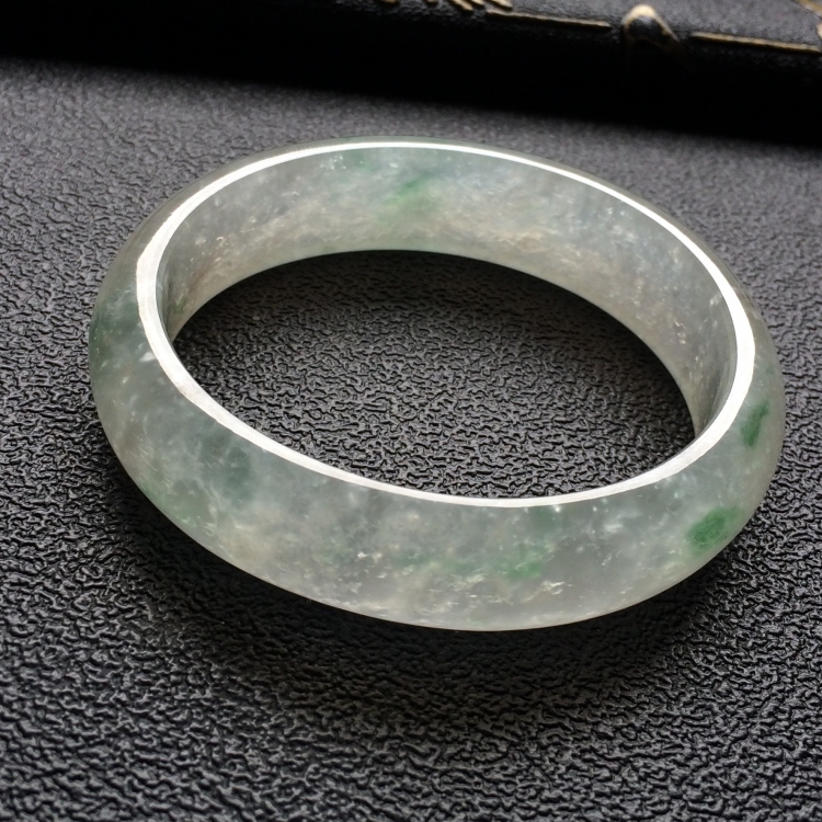（超值推荐）冰种飘花贵妃镯（54mm-47.3mm）