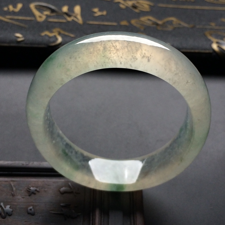 （超值推荐）冰种飘花贵妃镯（54mm-47.3mm）
