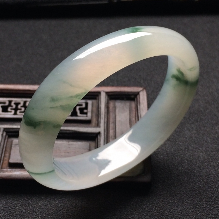 （超值推荐）冰种飘花贵妃手镯（52.6mm-45.7mm）