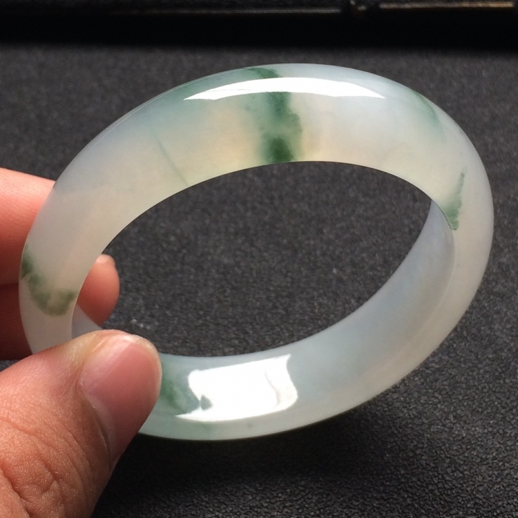 （超值推荐）冰种飘花贵妃手镯（52.6mm-45.7mm）